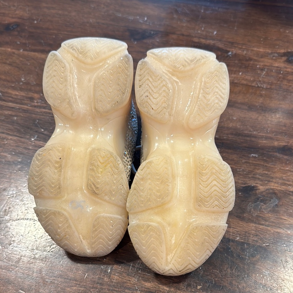 Baby Steve Madden Tan Knit Sneakers with Sock-Like Fit - Picture 3 of 7